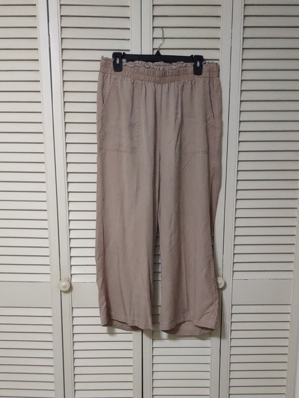 Jane and Delancey Wide Leg Cropped Khaki Tan Beige Pants Summer size M L